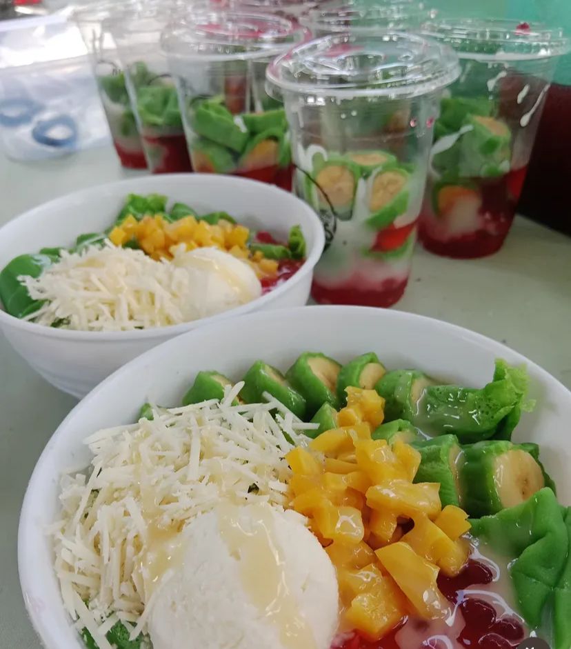 Es Pisang Ijo Spesial
