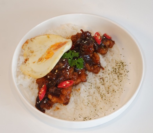 Nasi Ayam Lada Hitam