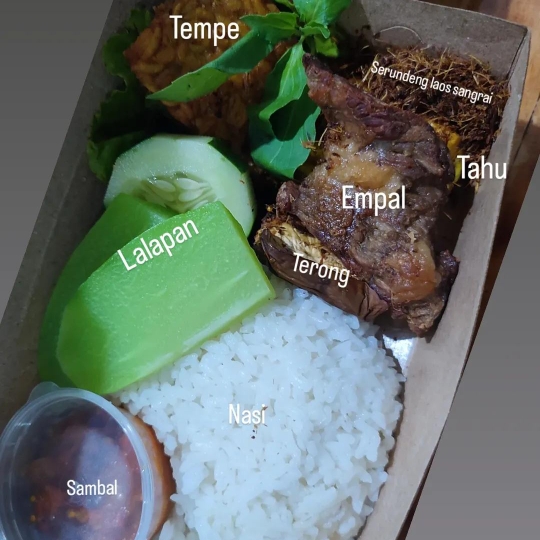 Lalapan Empal Laos